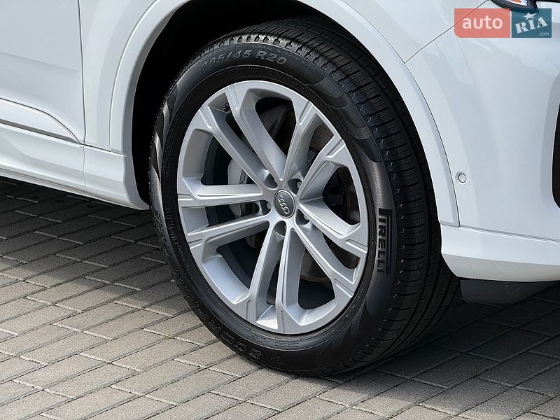 Позашляховик / Кросовер Audi Q7 2024 в Мукачевому