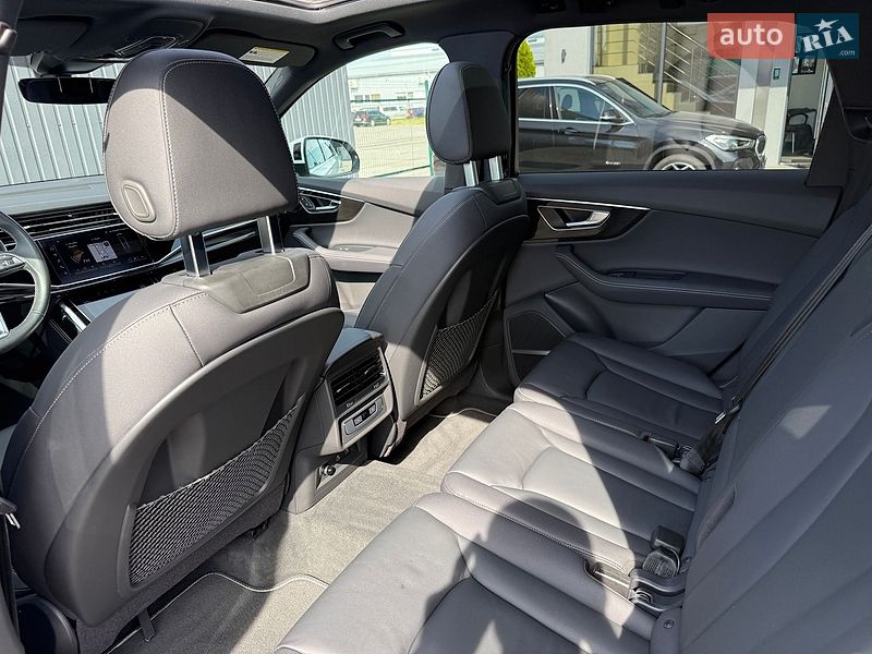 Позашляховик / Кросовер Audi Q7 2024 в Мукачевому