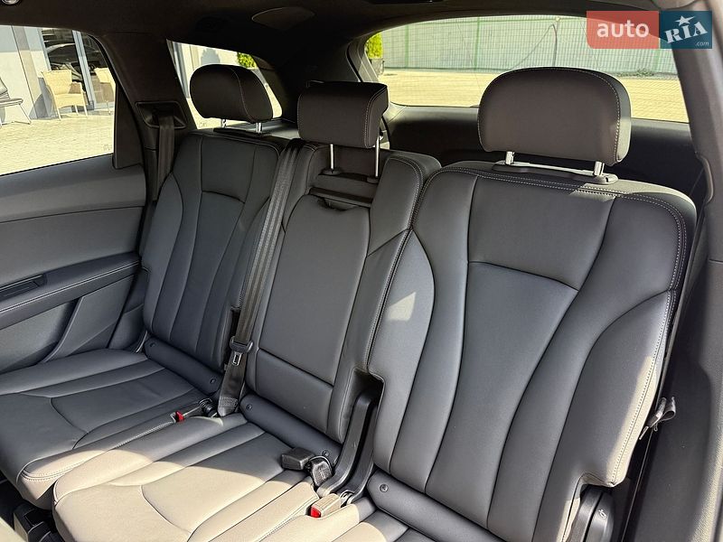Позашляховик / Кросовер Audi Q7 2024 в Мукачевому