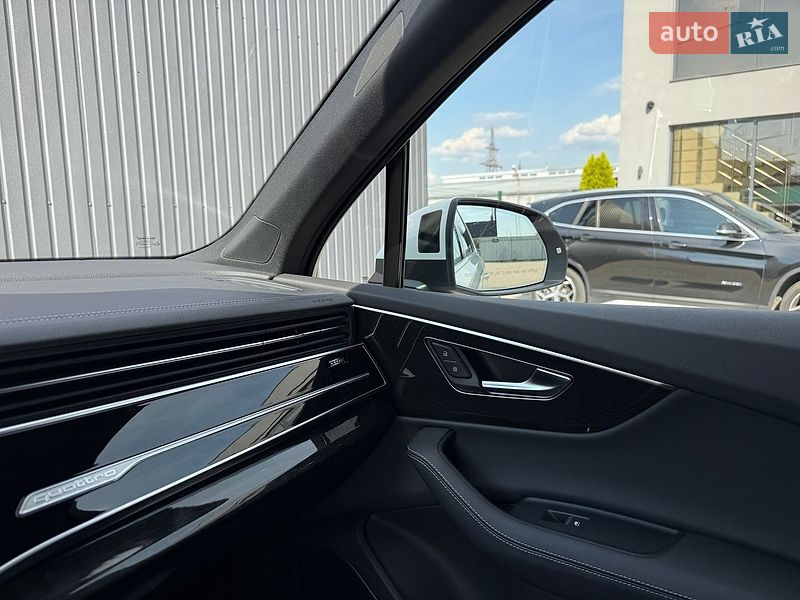 Позашляховик / Кросовер Audi Q7 2024 в Мукачевому