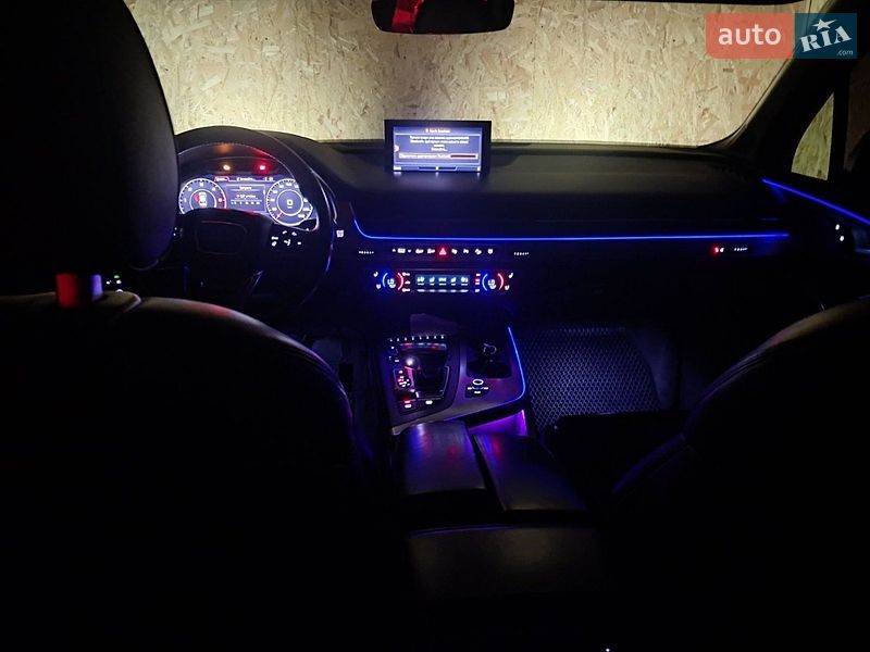 Позашляховик / Кросовер Audi Q7 2017 в Жовтих Водах