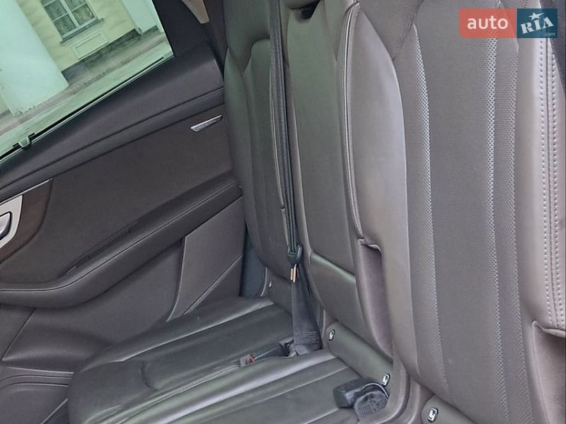 Позашляховик / Кросовер Audi Q7 2017 в Жовтих Водах