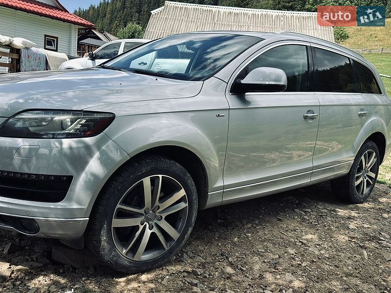 Позашляховик / Кросовер Audi Q7 2014 в Верховині
