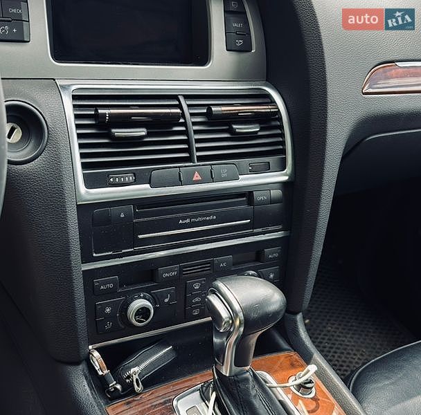 Позашляховик / Кросовер Audi Q7 2014 в Верховині