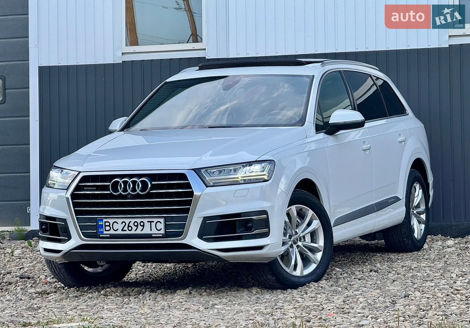 Audi Q7 2016 VIN WA1LAAF70HD012698 фото оголошення 17 з 23
