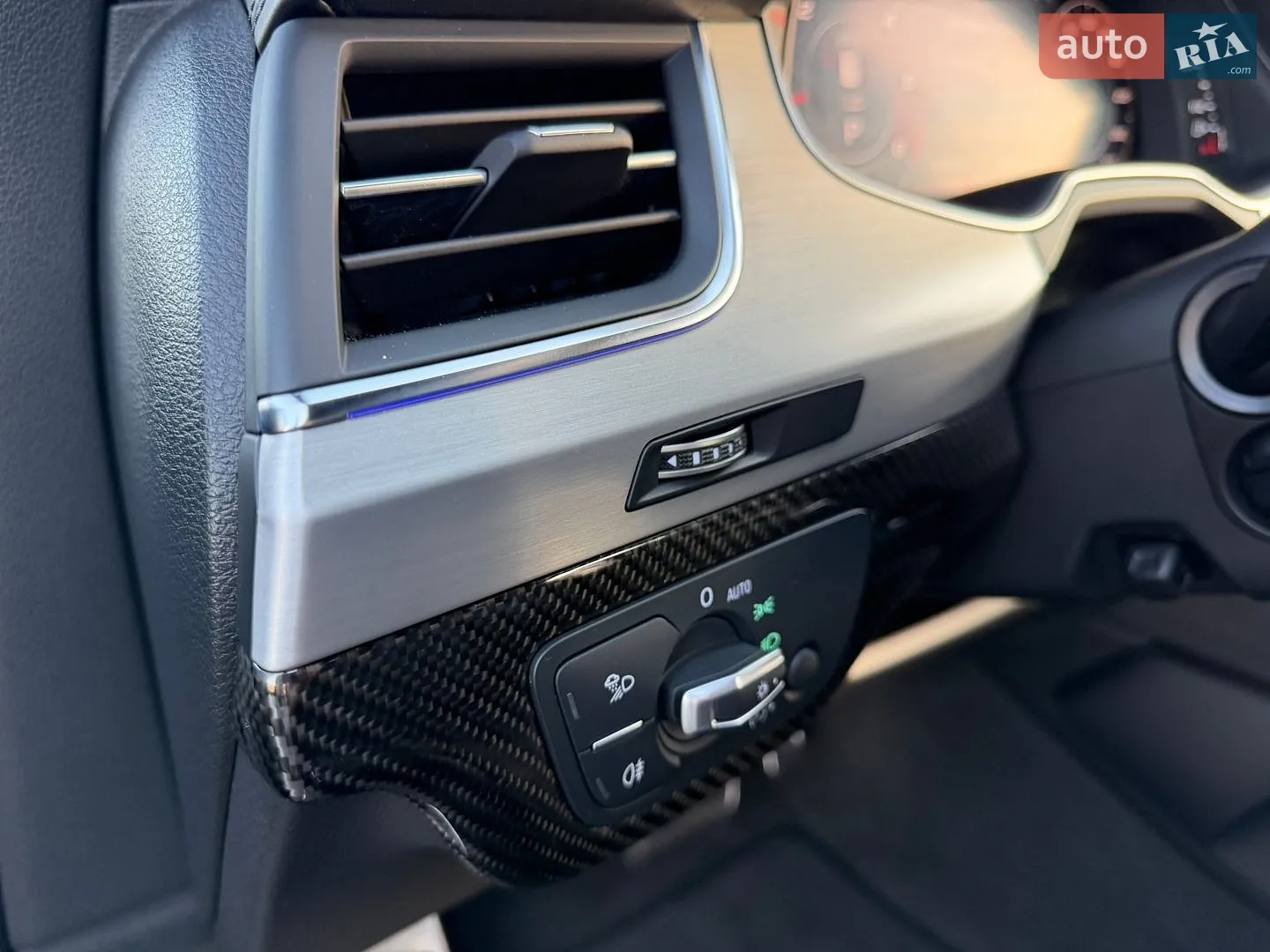 2018 Audi SQ7 - мініатюра 18