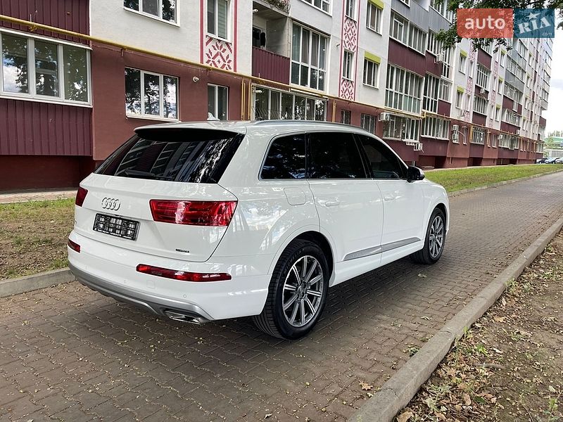 Позашляховик / Кросовер Audi Q7 2017 в Полтаві