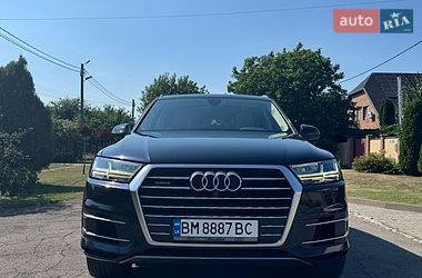 Внедорожник / Кроссовер Audi Q7 2017 в Сумах