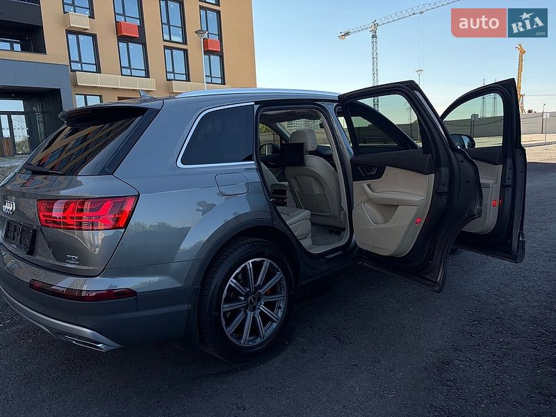 Внедорожник / Кроссовер Audi Q7 2016 в Киеве