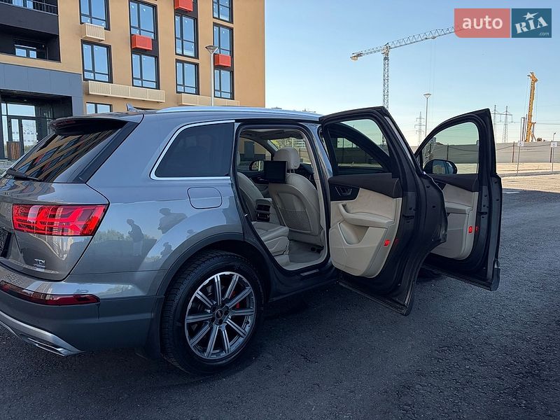 Внедорожник / Кроссовер Audi Q7 2016 в Киеве