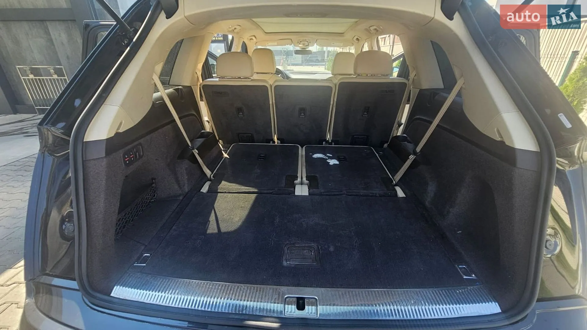 Audi Q7 2018 VIN WA1LAAF79KD009967 фото оголошення 8 з 43