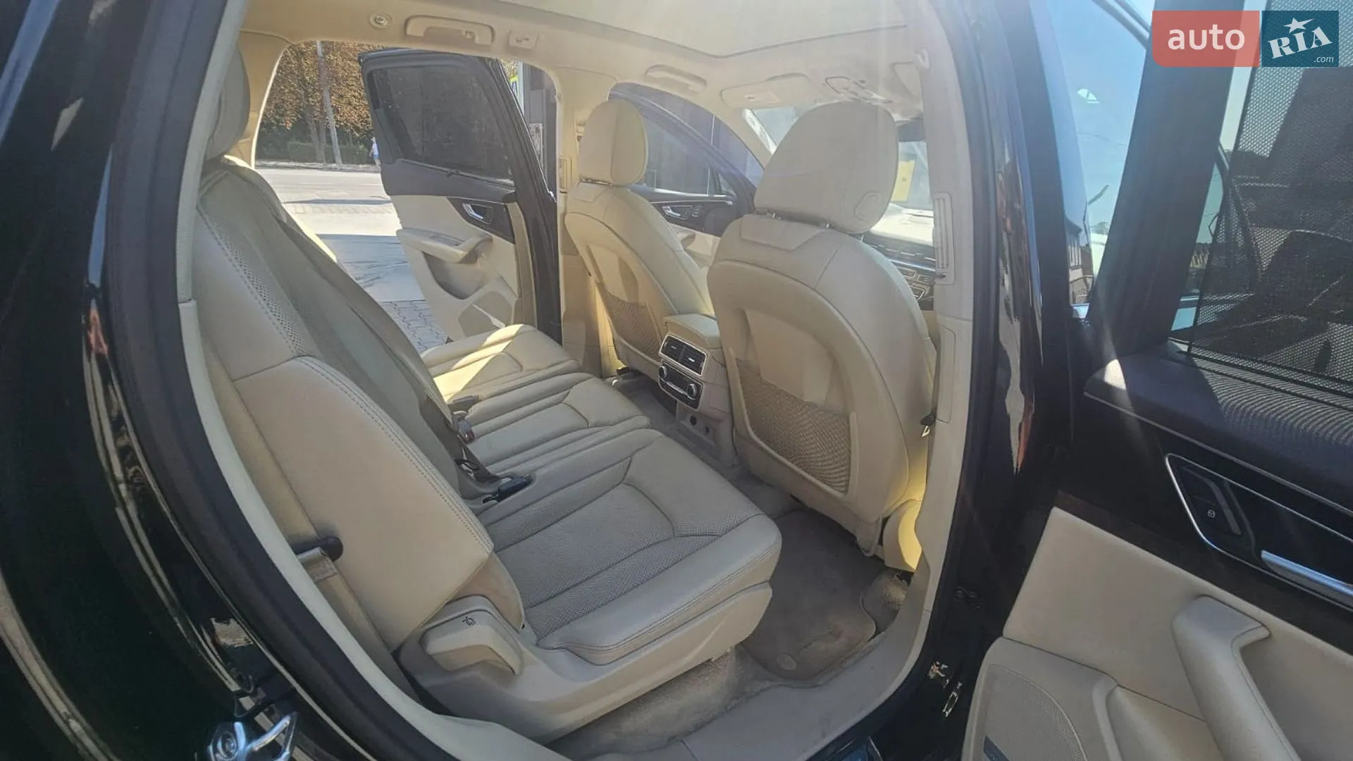 Audi Q7 2018 VIN WA1LAAF79KD009967 фото оголошення 15 з 43