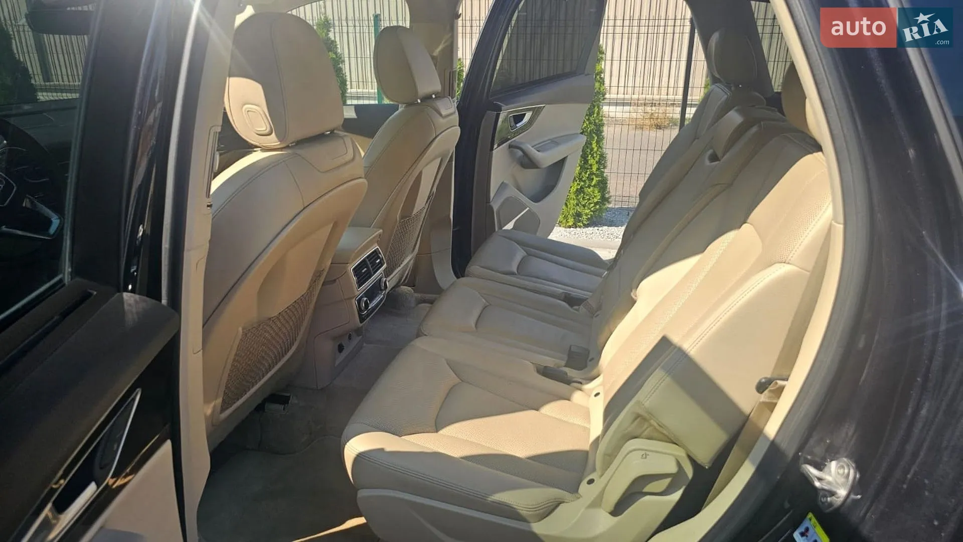 Audi Q7 2018 VIN WA1LAAF79KD009967 фото оголошення 19 з 43