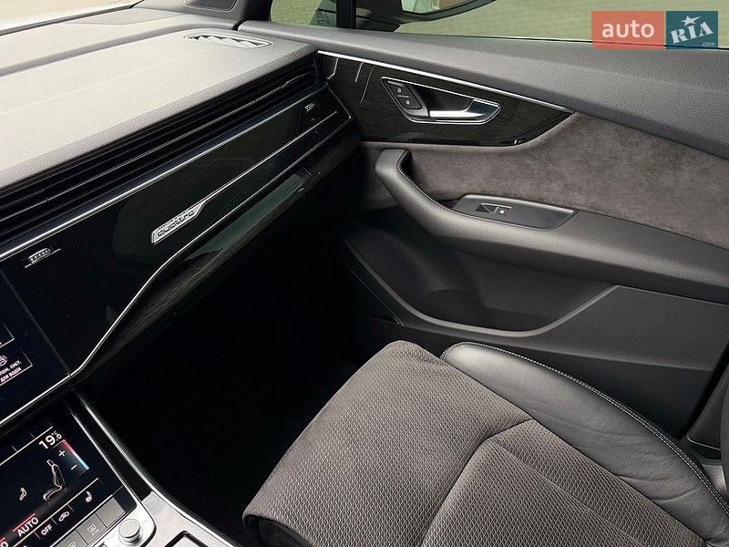 Позашляховик / Кросовер Audi Q7 2021 в Хмельницькому