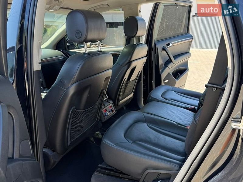 Позашляховик / Кросовер Audi Q7 2011 в Чернівцях