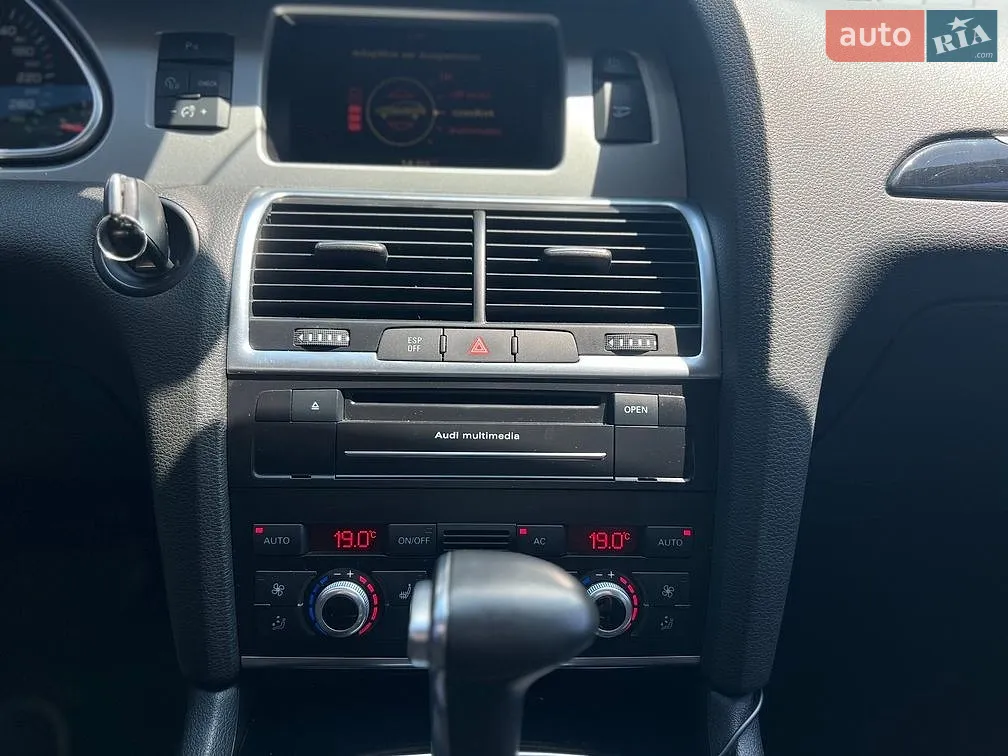 2010 Audi Q7 - мініатюра 21