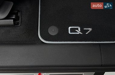 Позашляховик / Кросовер Audi Q7 2021 в Рівному