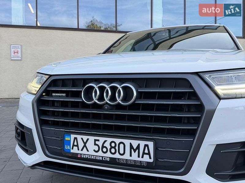 Позашляховик / Кросовер Audi Q7 2016 в Львові