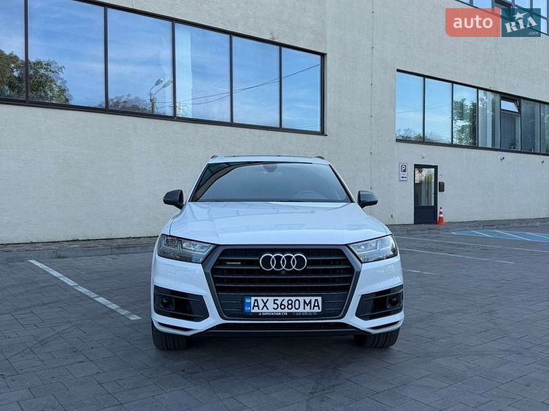 Позашляховик / Кросовер Audi Q7 2016 в Львові