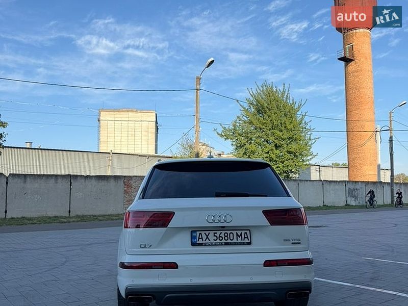Позашляховик / Кросовер Audi Q7 2016 в Львові