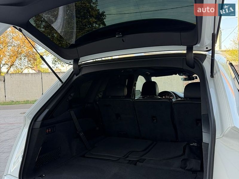 Позашляховик / Кросовер Audi Q7 2016 в Львові