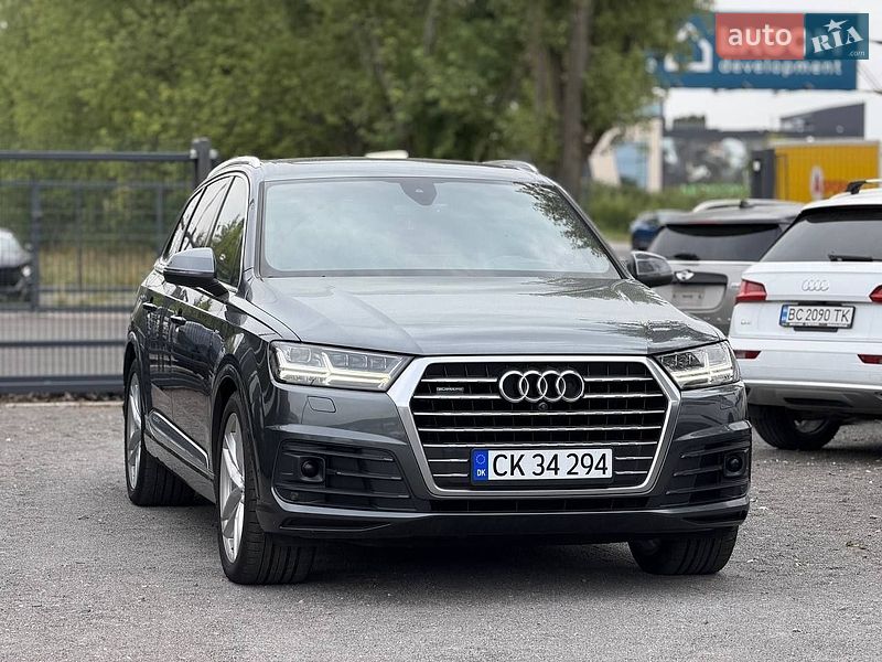 Внедорожник / Кроссовер Audi Q7 2017 в Львове