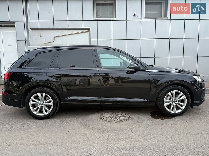 Позашляховик / Кросовер Audi Q7 2016 в Львові