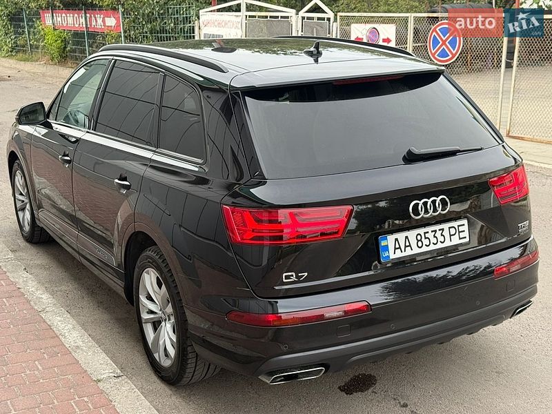 Позашляховик / Кросовер Audi Q7 2016 в Львові