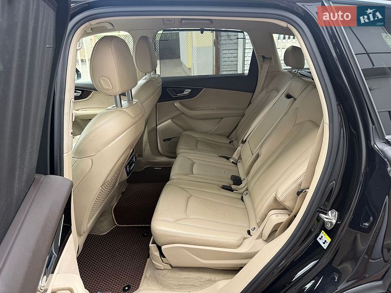 Позашляховик / Кросовер Audi Q7 2016 в Львові