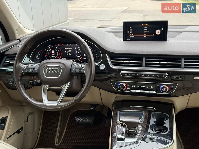 Позашляховик / Кросовер Audi Q7 2016 в Львові
