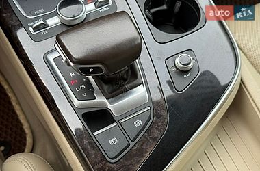Позашляховик / Кросовер Audi Q7 2016 в Львові