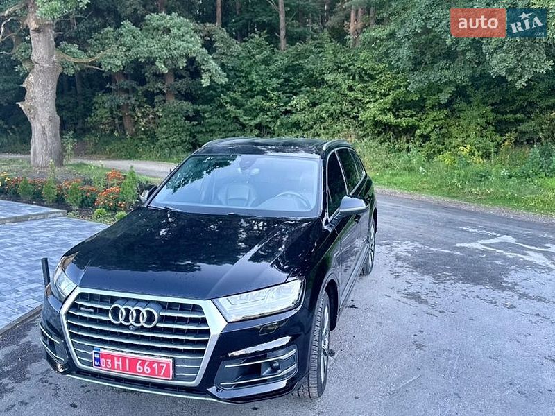 Позашляховик / Кросовер Audi Q7 2017 в Львові