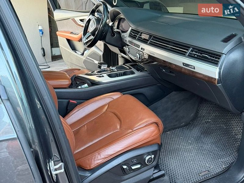 Позашляховик / Кросовер Audi Q7 2017 в Кам'янець-Подільському