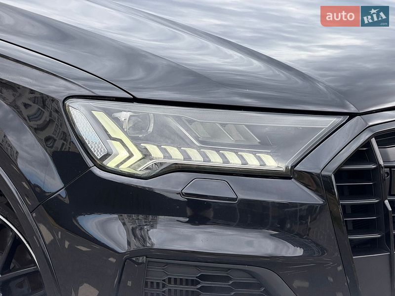 Позашляховик / Кросовер Audi Q7 2019 в Ужгороді