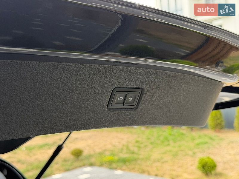 Позашляховик / Кросовер Audi Q7 2019 в Ужгороді