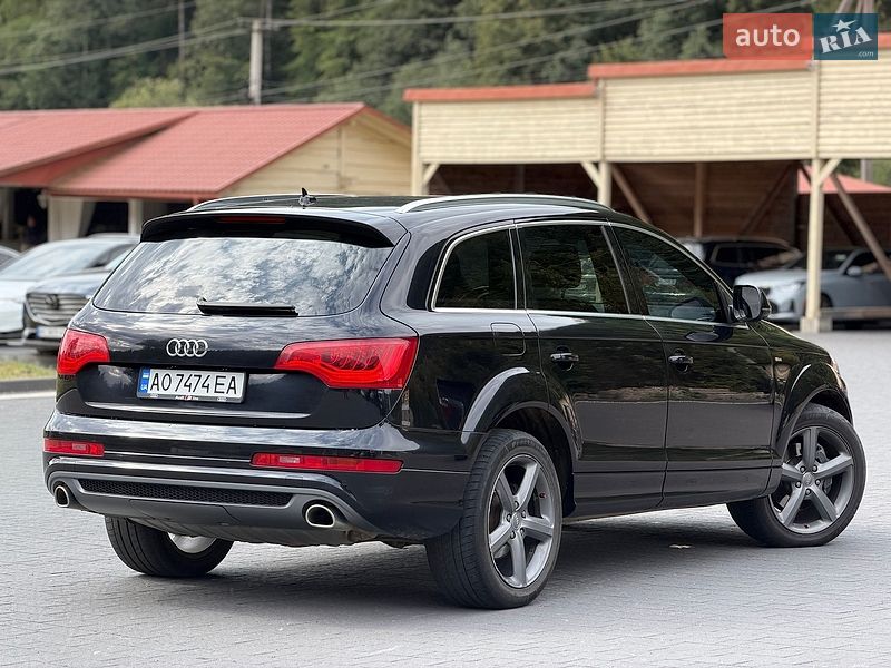 Позашляховик / Кросовер Audi Q7 2015 в Хусті