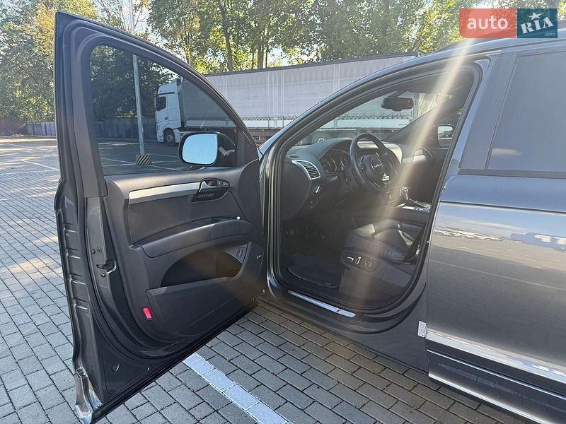 Внедорожник / Кроссовер Audi Q7 2015 в Тернополе