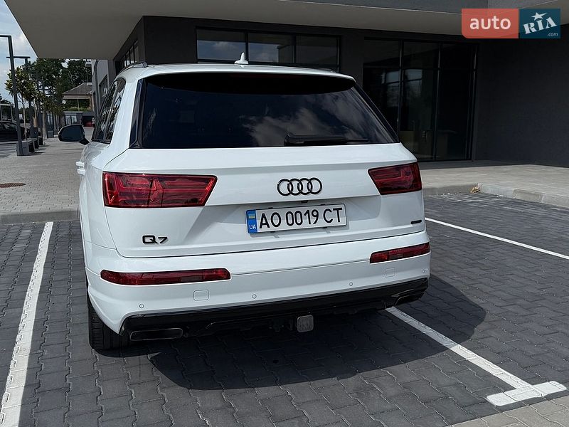 Позашляховик / Кросовер Audi Q7 2019 в Виноградові
