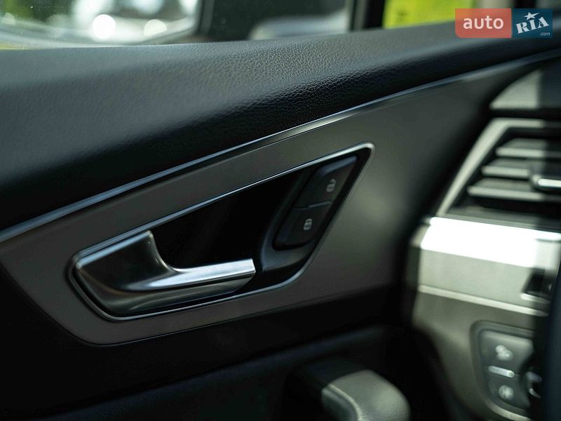 Позашляховик / Кросовер Audi Q7 2016 в Чернівцях