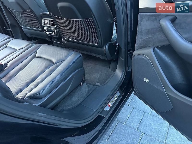 Позашляховик / Кросовер Audi Q7 2016 в Рівному