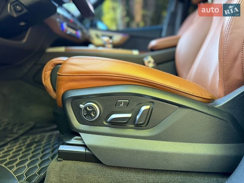 Внедорожник / Кроссовер Audi Q7 2016 в Шепетовке