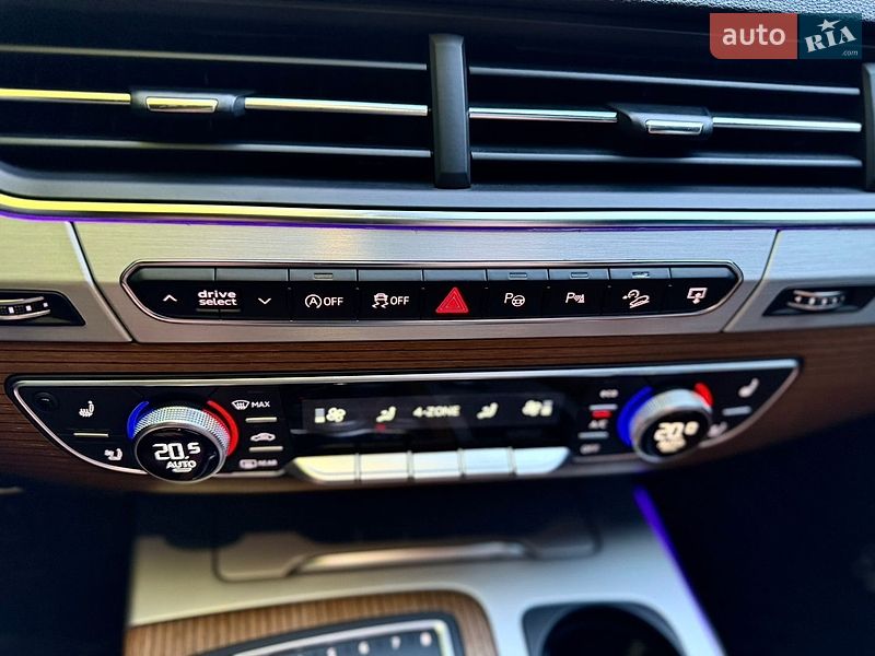 Внедорожник / Кроссовер Audi Q7 2016 в Шепетовке