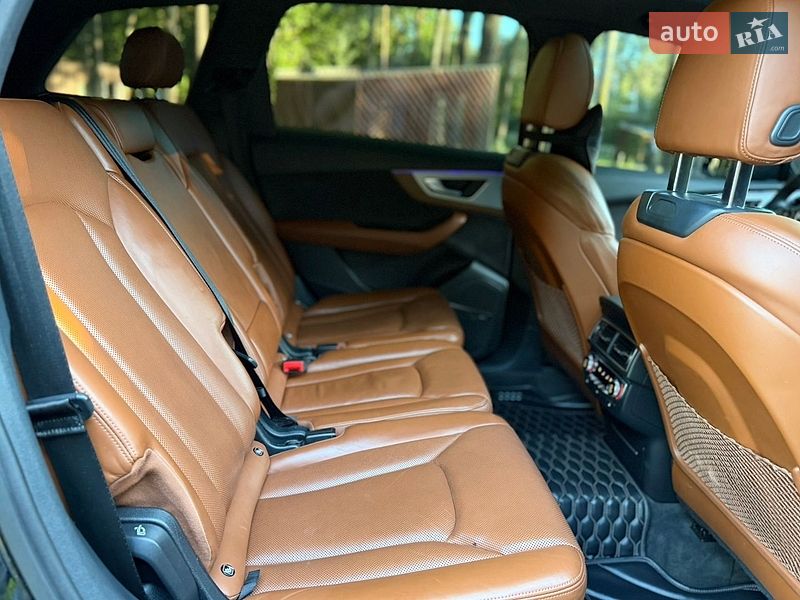 Внедорожник / Кроссовер Audi Q7 2016 в Шепетовке