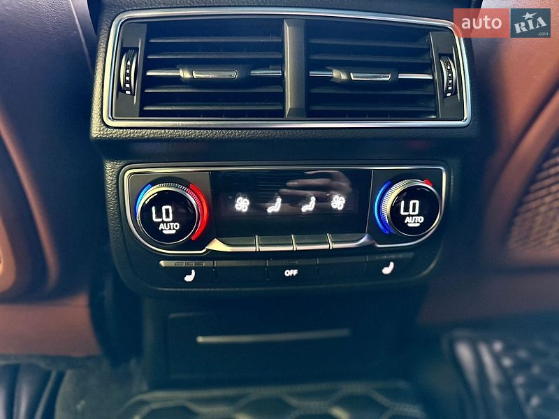 Внедорожник / Кроссовер Audi Q7 2016 в Шепетовке
