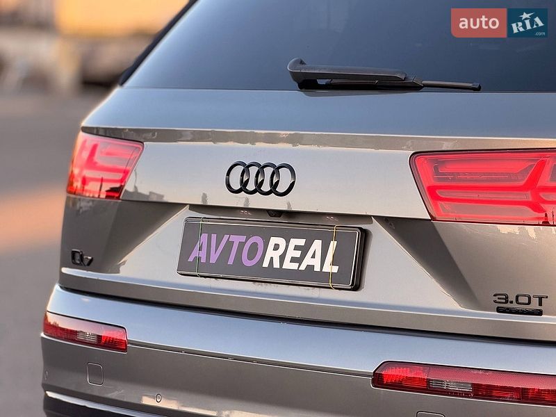 Внедорожник / Кроссовер Audi Q7 2016 в Кривом Роге