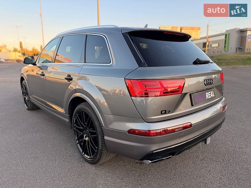 Внедорожник / Кроссовер Audi Q7 2016 в Кривом Роге