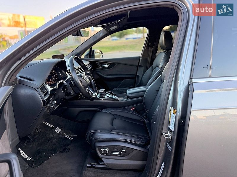 Внедорожник / Кроссовер Audi Q7 2016 в Кривом Роге