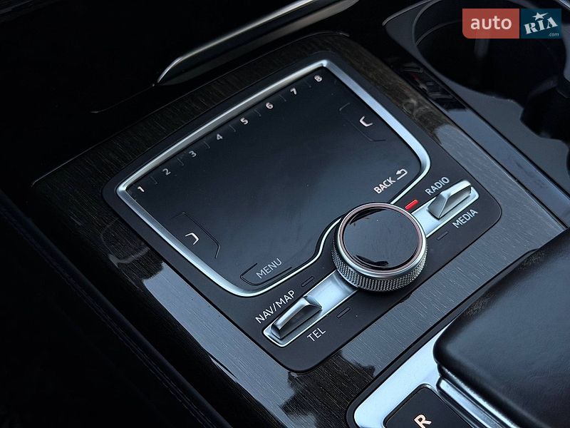 Внедорожник / Кроссовер Audi Q7 2016 в Кривом Роге