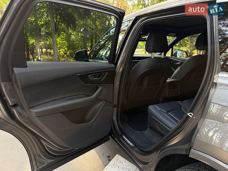 Внедорожник / Кроссовер Audi Q7 2020 в Киеве