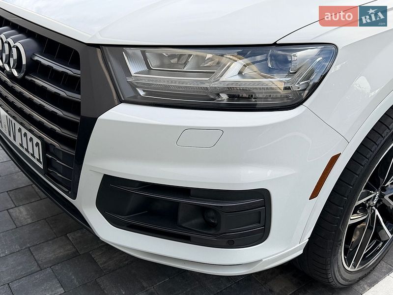 Позашляховик / Кросовер Audi Q7 2017 в Рівному